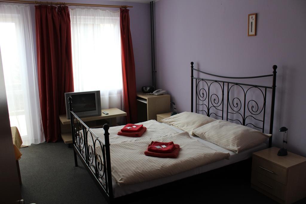 Pension Zlata Noha Bratislava Exteriér fotografie
